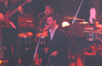 Eddie Santiago El Ray de la Salsa Romantica en concert à Montréal, Canada, octobre 2004 - Annie Joubert- salsafolie.com
